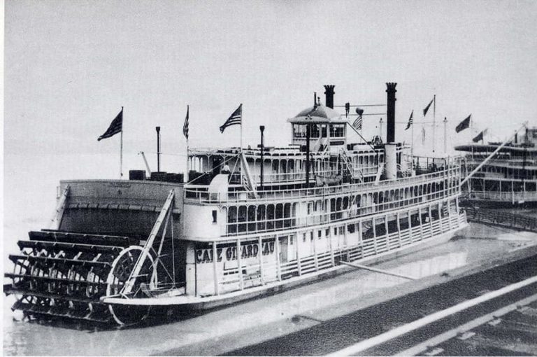Steamboat History: CAPE GIRARDEAU/GORDON C GREENE Howard Steamboat
